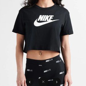 Nike Essential Cropped Tee